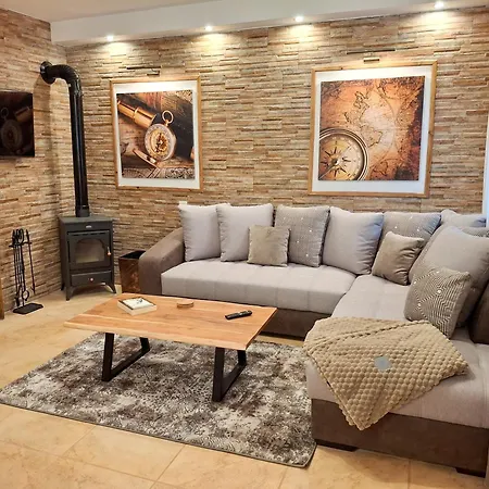 Апартаменты Λιόγερμα