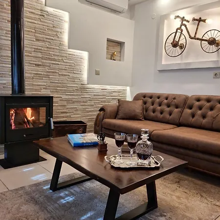 Апартаменты Λιόγερμα *